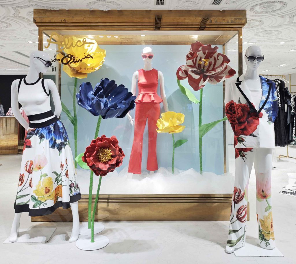 window display, store decoration, gold printing, silver printing, lenticular printing, advertising installation, creative solutions, retail brands, display stands, specialized printing