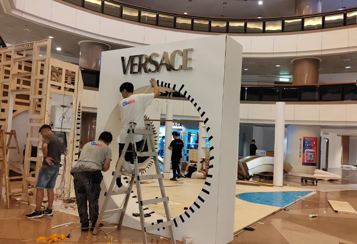 window display, store decoration, gold printing, silver printing, lenticular printing, advertising installation, creative solutions, retail brands, display stands, specialized printing