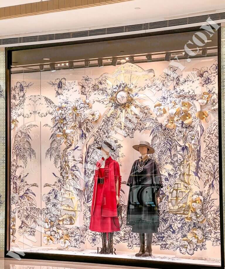 window display, store decoration, gold printing, silver printing, lenticular printing, advertising installation, creative solutions, retail brands, display stands, specialized printing