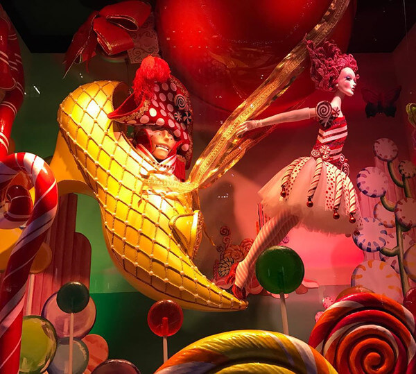 window display,store window display,store decoration, retail store display,creative solutions, retail brands, display stands