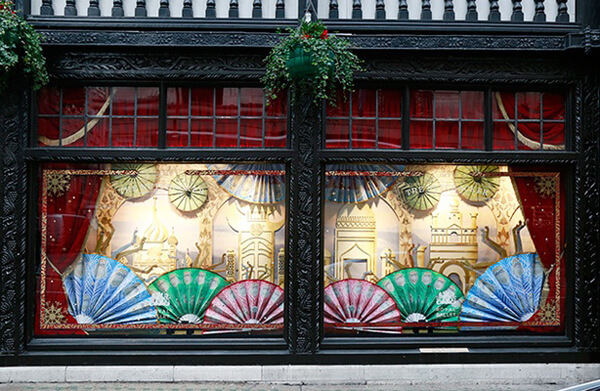 window display,store window display,store decoration, retail store display,creative solutions, retail brands, display stands